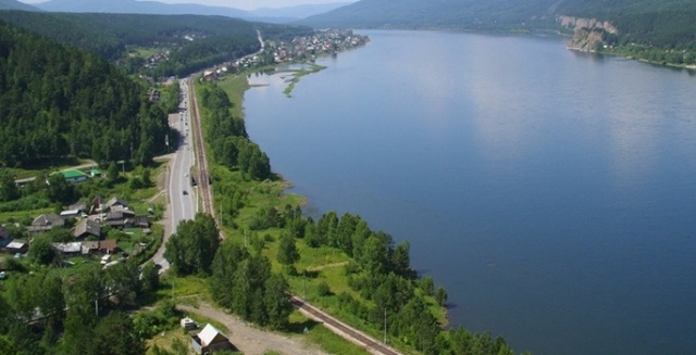 6 - Yenisey Irmağı, Arktik Okyanusu'na boşalan en büyük nehir sistemidir. Angara ve Selenga kolları ile birlikte 5.550 km uzunluğu ile dünyanın en uzun altıncı akarsuyu olma özelliğini taşır.