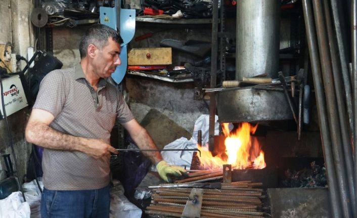 90 derecede çalışıyorlar