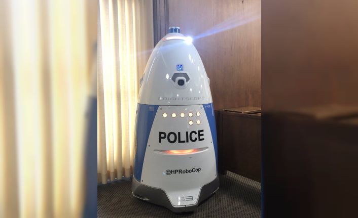 ABD’de yumurta şeklindeki robot polis devriye gezdi