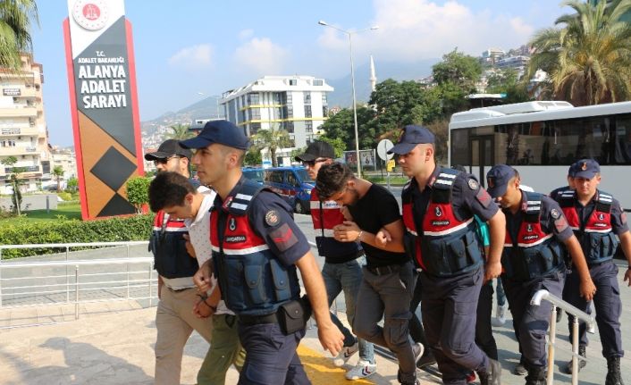 Alanya’daki uyuşturucu operasyonuna 5 tutuklama