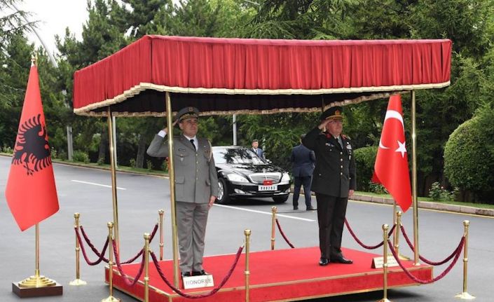 Arnavutluk Genelkurmay Başkanı’ndan Orgeneral Güler’e ziyaret