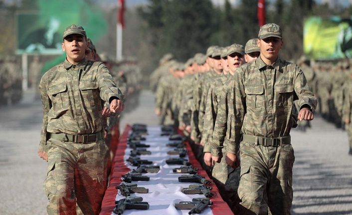 Askerlik süresi altı aya düştü