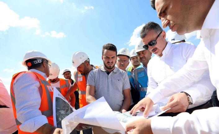 Başkan Büyükakın, "Metro inşaatı devam ediyor"