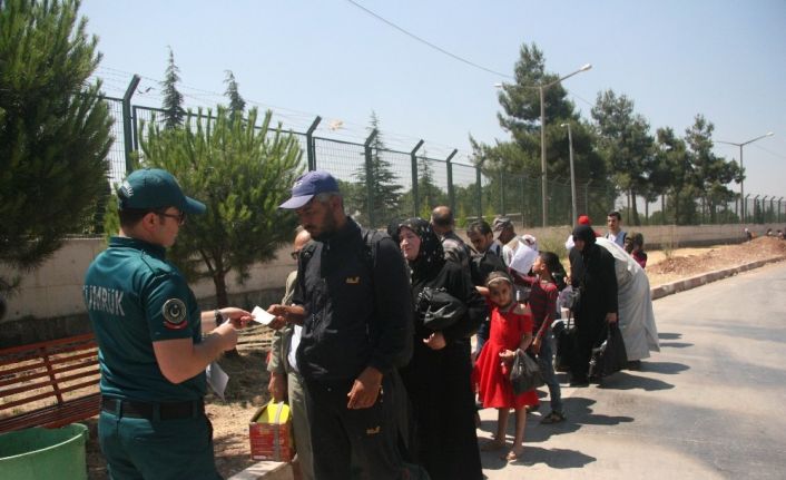 Bayramı ülkesinde geçiren 6 bin 500 Suriyeli dönüş yaptı