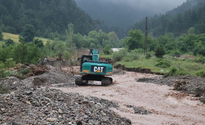 Bolu’da, sel sonrası çalışmalar devam ediyor