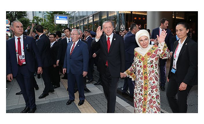 Cumhurbaşkanı Erdoğan Japonya'da Türk vatandaşlarını selamladı