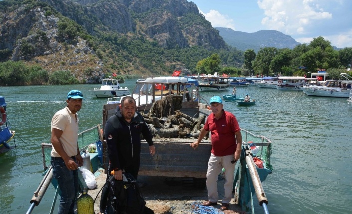 Dalyan’da su altı temizliği