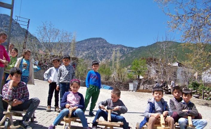 Hatay’da dededen toruna tahta araba geleneği