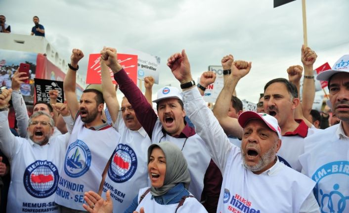 Hizmet -İş üyelerinin yürüyüşüne Memur-Sen’den destek