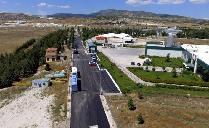 Isparta Belediyesi OSB’yi asfaltladı