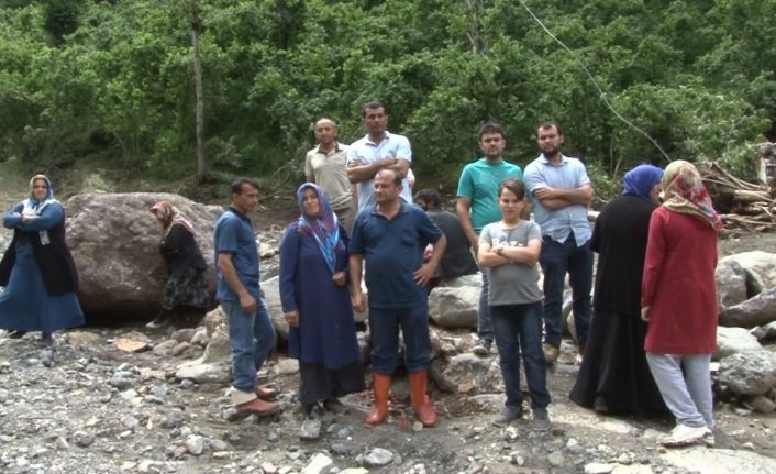 İstanbul’dan geldiler, selden kıl payı kurtuldular