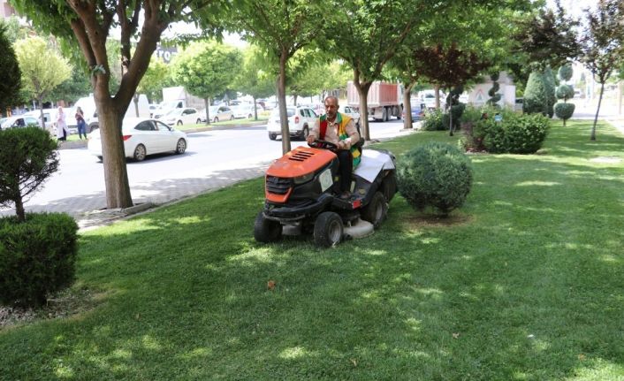 Karaköprü’de parklarda onarım atağı