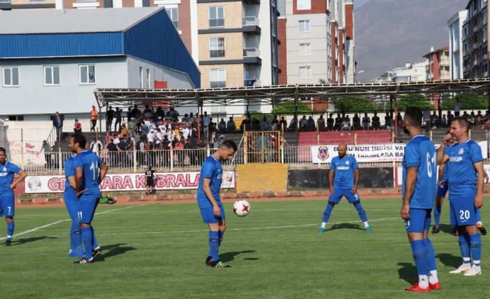 Milli Futbolcular Vanlılarla hasret giderdi