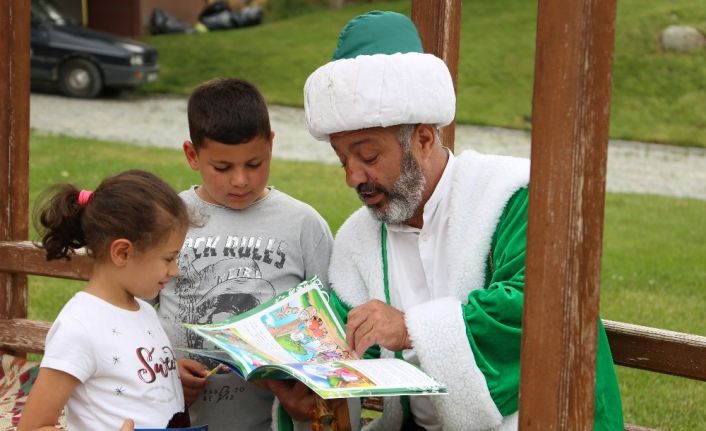 Nasreddin hoca yerli ve yabancı turistlerle buluştu