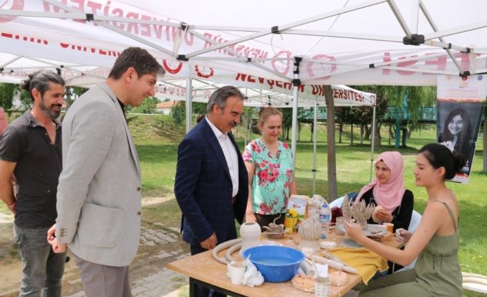 Rektör Bağlı seramik sanatçıları ve ustalarıyla bir araya geldi