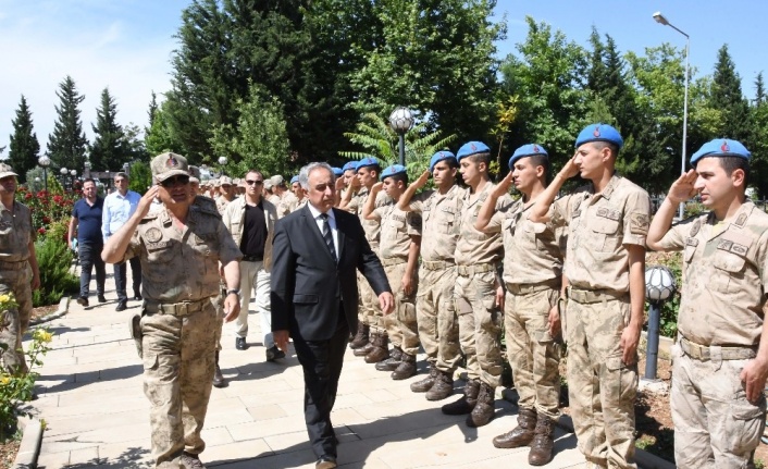 Rektör Turgut jandarma teşkilatının 180. kuruluş yıldönümün kutladı