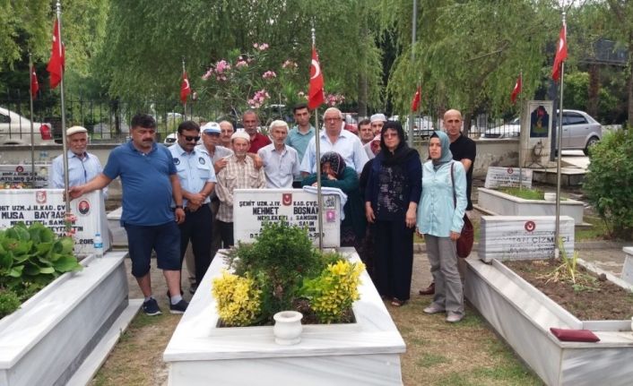 Şehit Mehmet Boşnak kabri başında anıldı