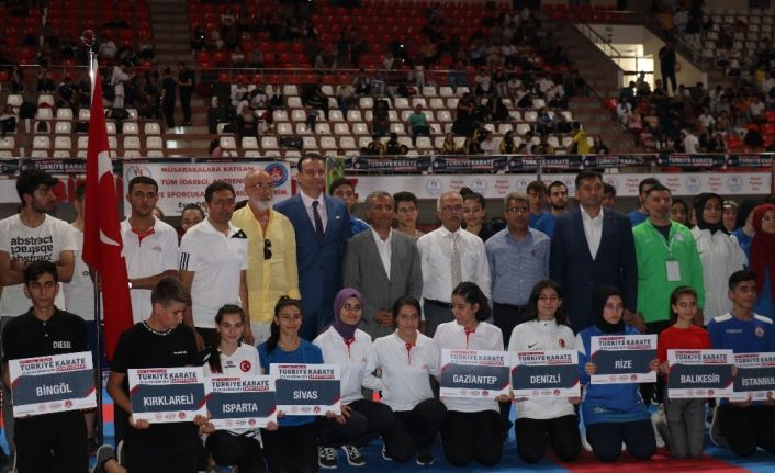 Türkiye Ümit, Genç ve U21 Karate Şampiyonası’nın resmi açılışı yapıldı