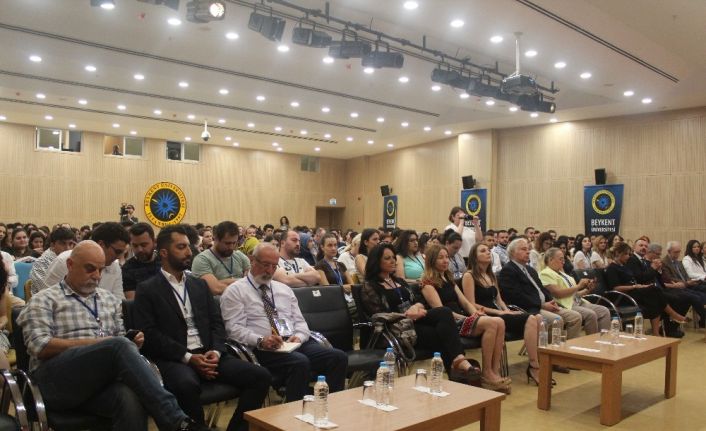 “Yabancı dile önem veriliyor ama atılan adımlar yetersiz”