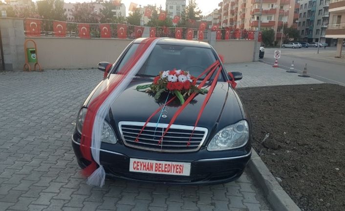 Başkan Aydar, makam aracını gelin arabası yaptı