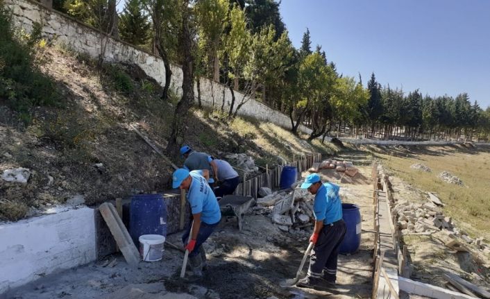 Demirci’nin yeni mezarlık alanında çalışmalar sürüyor