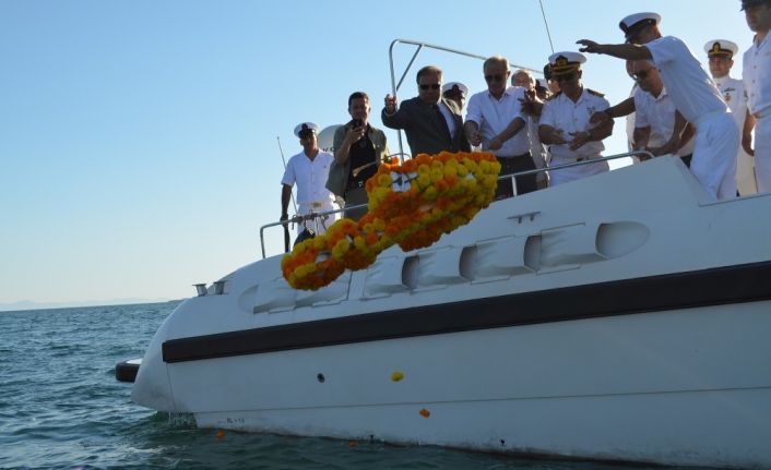 Didim’de deniz şehitleri anısına çelenk bırakıldı