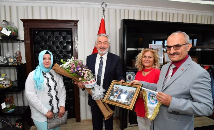 Doğa yürüyüşü arkadaşlarından Başkan Başdeğirmen’e ziyaret