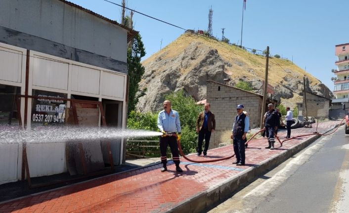 Hakkari’de kaldırım ve çevre düzenlemesi