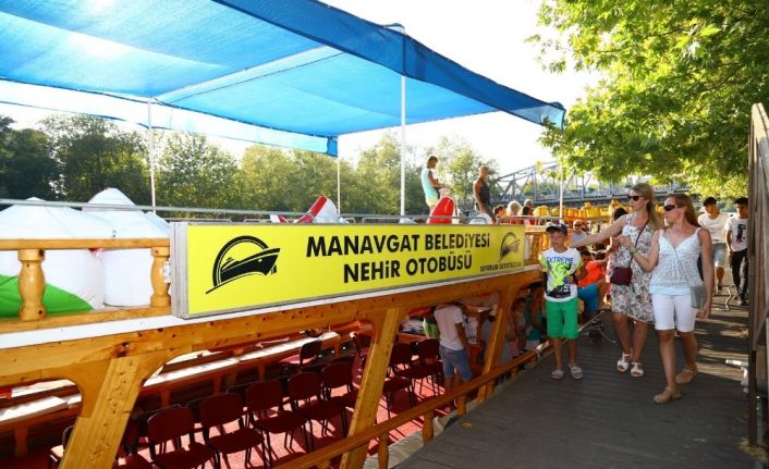 Manavgat Belediyesi’nden ücretsiz nehir otobüsü seferi