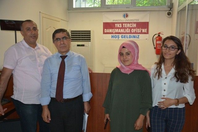 Anadolu Üniversitesi Uşak Tercih Danışmanlığı Ofisine yoğun ilgi