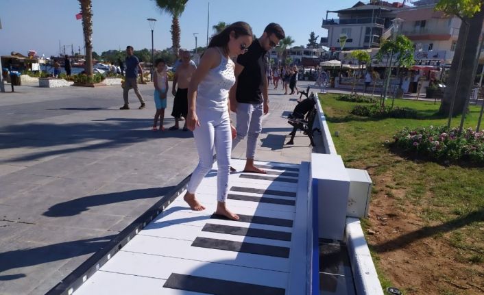 Ayak Piyanosu’na vatandaşlardan yoğun ilgi