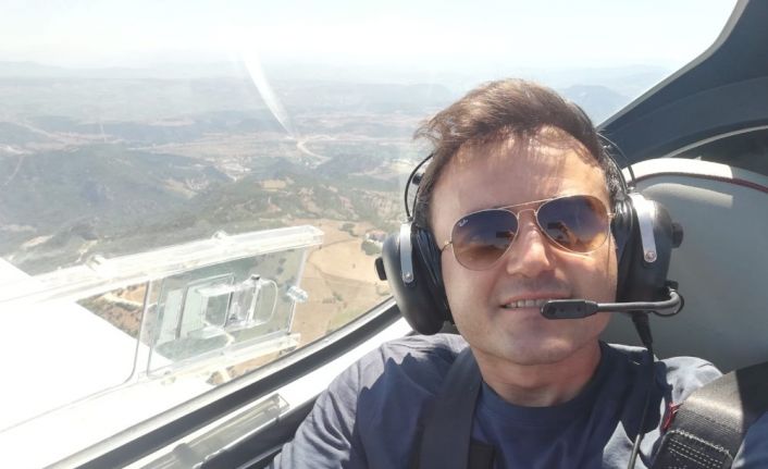 Bilecikli genç pilot adayı bayram mesajını havada verdi