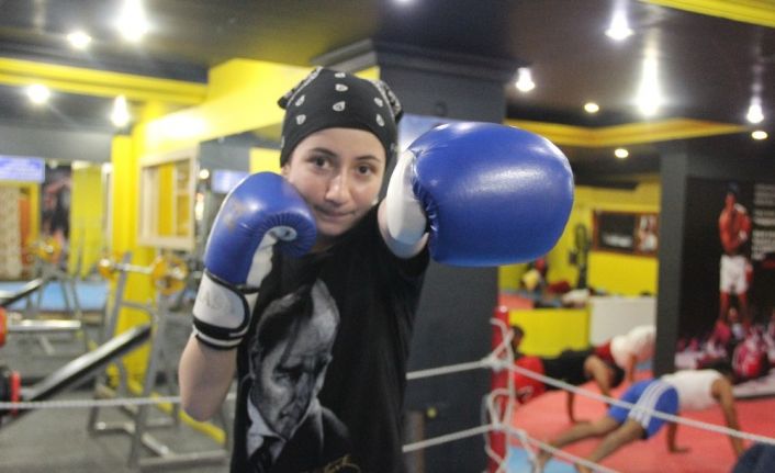 Boks ile başladı wushu kung fu şampiyon oldu!