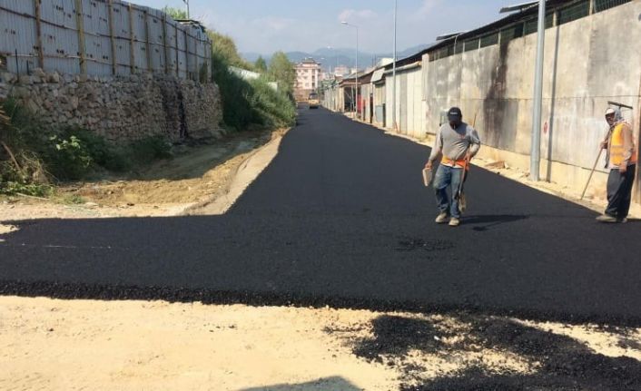 Büyükşehirden Alanya Payallar Sanayi Sitesi’ne altyapı ve asfalt