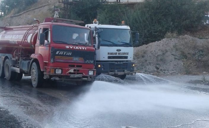 Hakkari caddeleri tazyikli suyla yıkandı