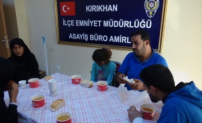 Hatay’da 10 düzensiz göçmen yakalandı