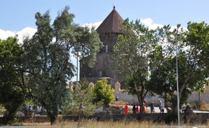 Kars’a yerli ve yabancı turistlerden yoğun ilgi