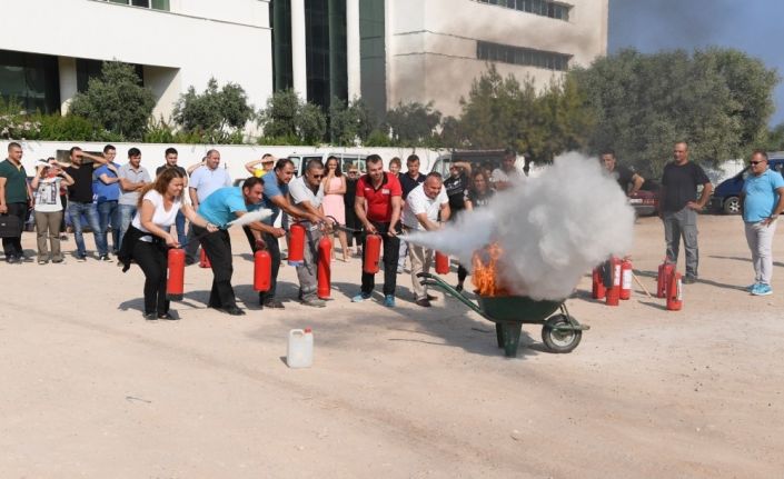 Konyaaltı Belediyesi personeline yangın eğitimi