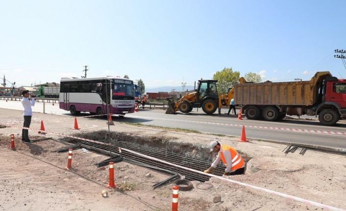 Körfez’de aciliyet gerektiren üst geçit için ilk kazma vuruldu