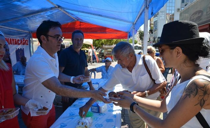 Kuşadası Belediyesi görev şehitlerini unutmadı