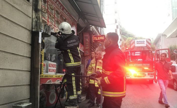 (Özel) Pidecideki yangın vatandaşları sokağa döktü