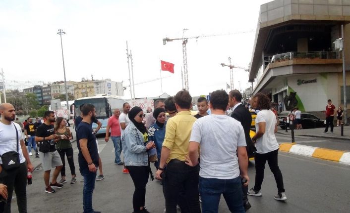 (ÖZEL) Taksim Meydanı’nda taksiciyle kadın turist arasında arbede yaşandı