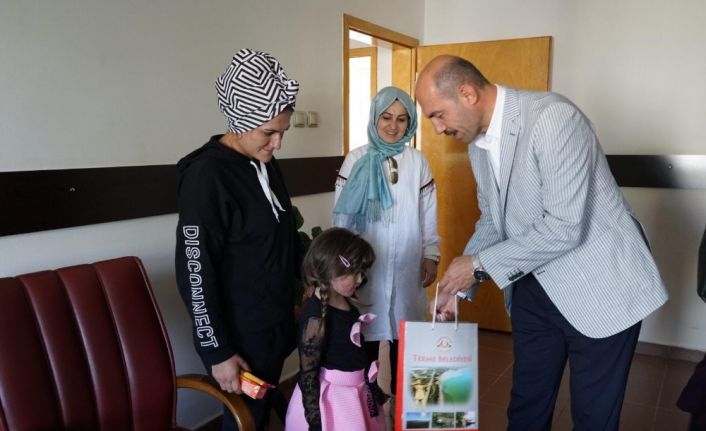 Saç hücreleri yanan Zeynep, hayalini kurduğu peruğa kavuştu