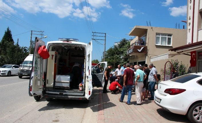 Sakarya’da motosiklet ile otomobil çarpıştı: 1 yaralı