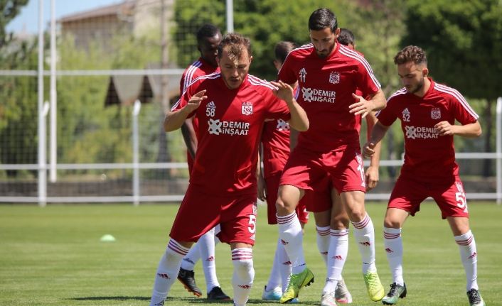 Sivasspor, yeni sezona hırslı hazırlanıyor