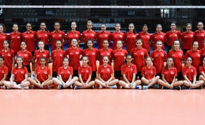 Voleybol Milli Takımlar Altyapı kampına Antalya’dan 8 isim