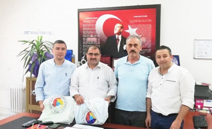 860 Öğrenciye kırtasiye yardımı yapıldı