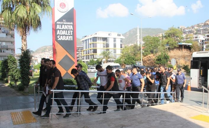 Alanya merkezli uyuşturucu operasyonda gözaltına alınan 16 şüpheli adliyede