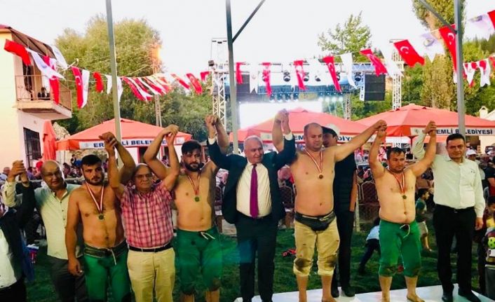 Ali İhsan Ariç Mersin’de başpehlivan oldu