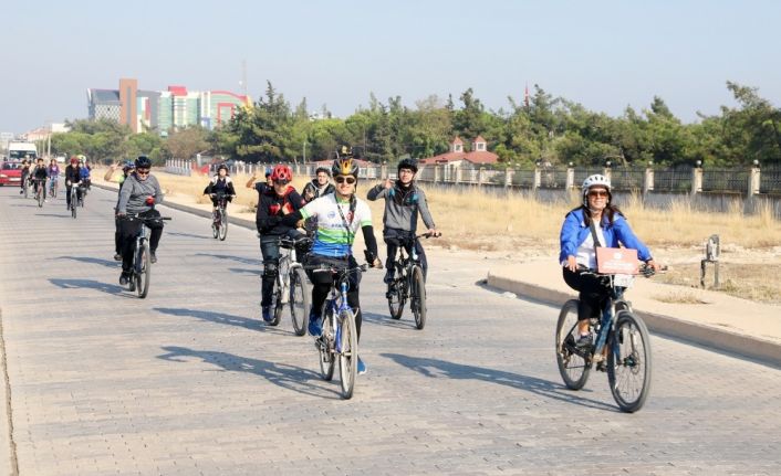 Bandırma’da " Haydi Çocuklar bisikletle okula" projesi